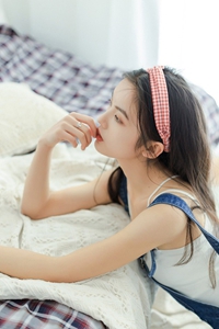 周莹回乡下被爸爸抱回老家,游戏里的感人瞬间：爸爸抱回故乡泪目